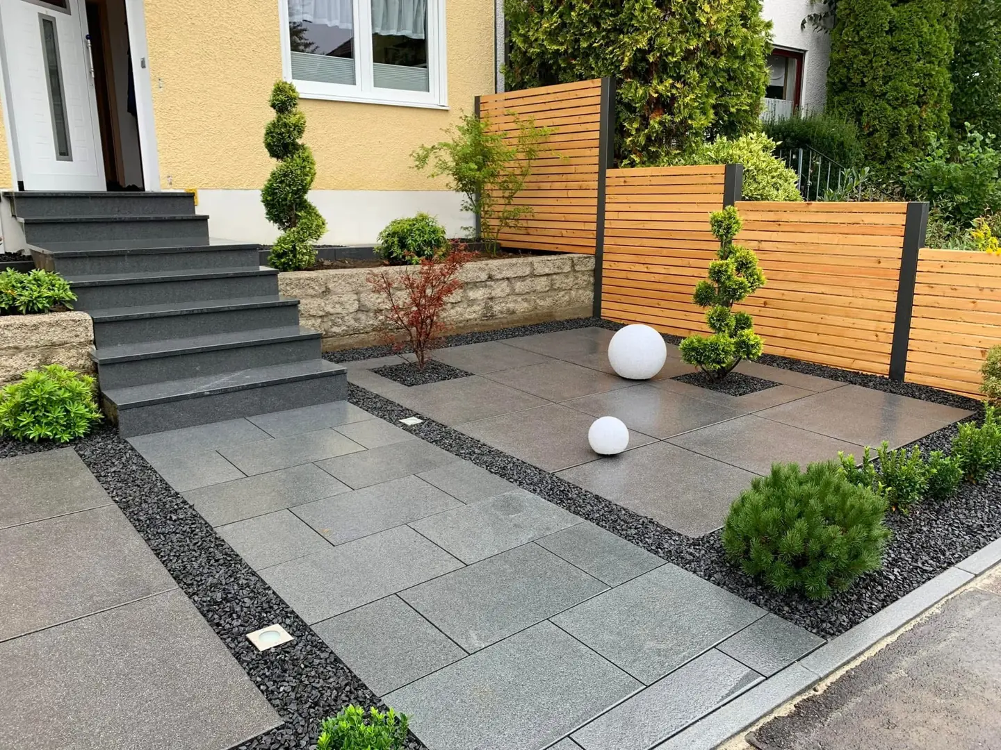 Pflasterarbeiten aus dem Muriqi-Projektarchiv