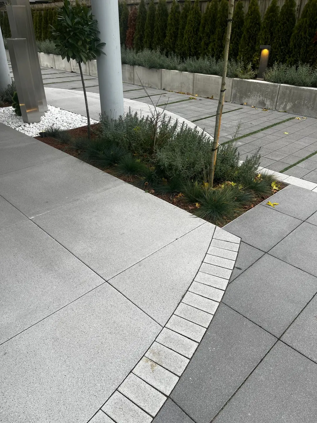 Pflasterarbeiten – Ansicht 13 aus dem Muriqi-Projektarchiv