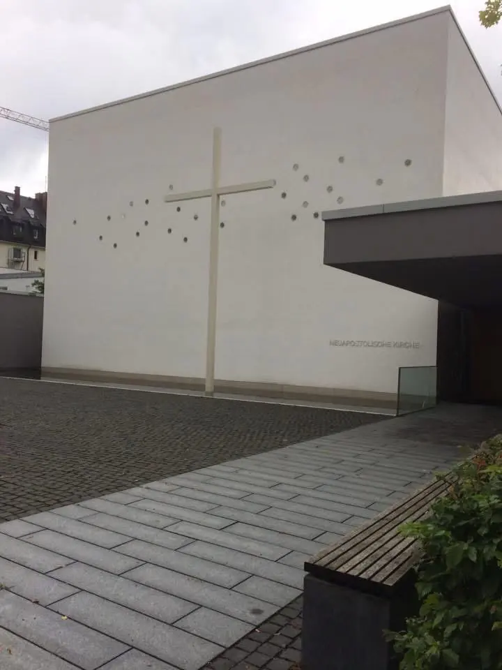 Außenanlage eines Gebetshauses – Ansicht 5