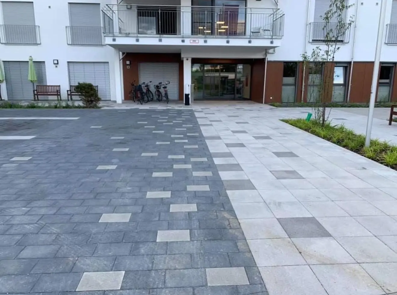 Pflasterarbeiten aus dem Muriqi-Projektarchiv